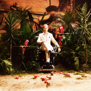 美女全身赤裸被塞汗强奸
