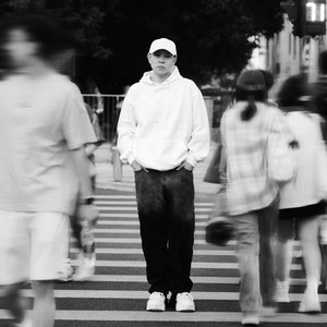 妹妹帮我用脚射
