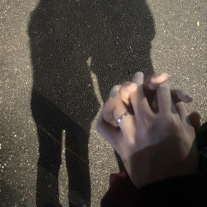 揉着杨幂的大奶头
