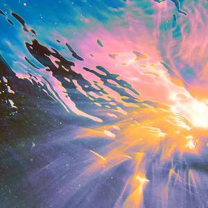 女孩子学校上蹲厕
